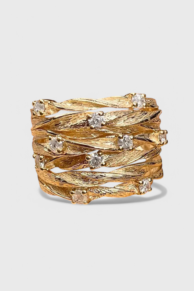 Anillo de Oro Vintage con Encanto Atemporal